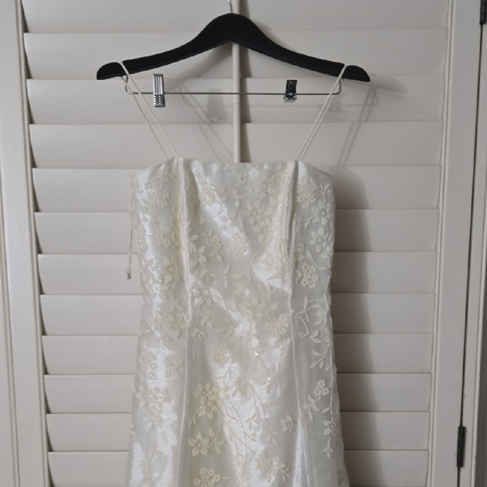 Vintage Ivory Floral Embellished Prom/  Wedding Dress